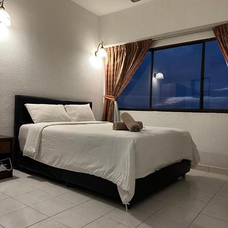Beach Resort Home Stay Sri Sayang Apartment Batu Ferringhi 2Bedroom Kültér fotó