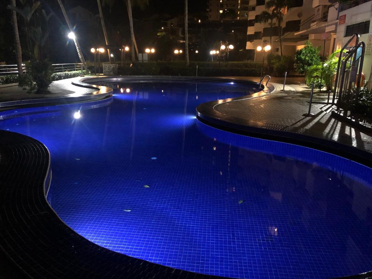 Beach Resort Home Stay Sri Sayang Apartment Batu Ferringhi 2Bedroom Kültér fotó